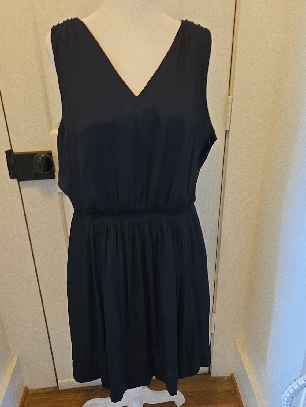 Banana Republic Navy V-Neck Sleeveless Mini Dress Size 12